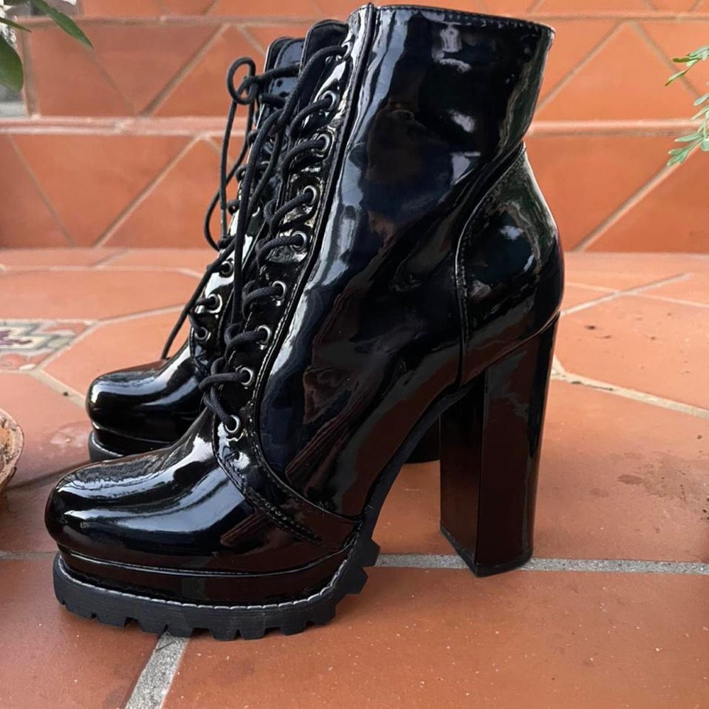 BRAND NEW! Have only been tried on!